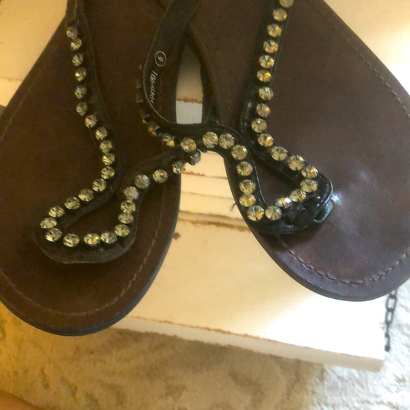 Black leather rhinestone size 6 sandal - Picture 2 of 8